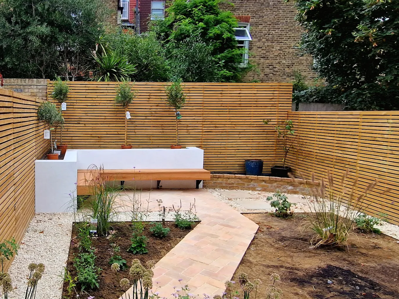 High-quality garden fencing installation